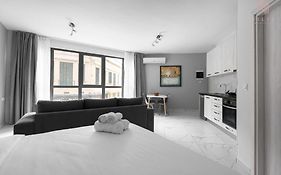 Avenue, Nilie Hospitality Mgmt